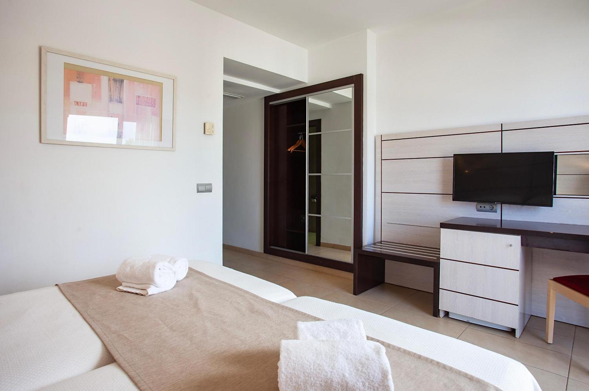 Hotel Puchet Ibiza Sant Antoni de Portmany Екстериор снимка