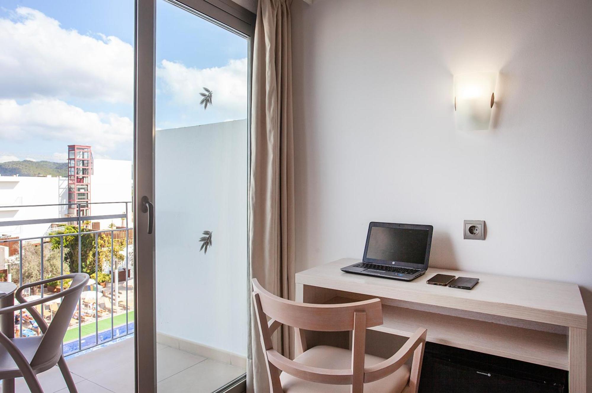 Hotel Puchet Ibiza Sant Antoni de Portmany Екстериор снимка