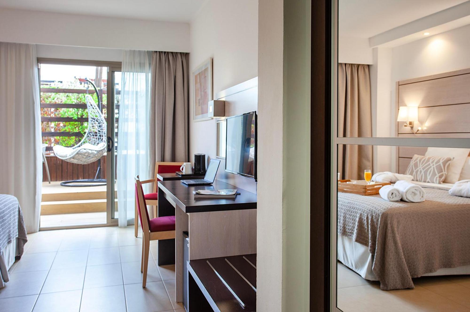 Hotel Puchet Ibiza Sant Antoni de Portmany Екстериор снимка