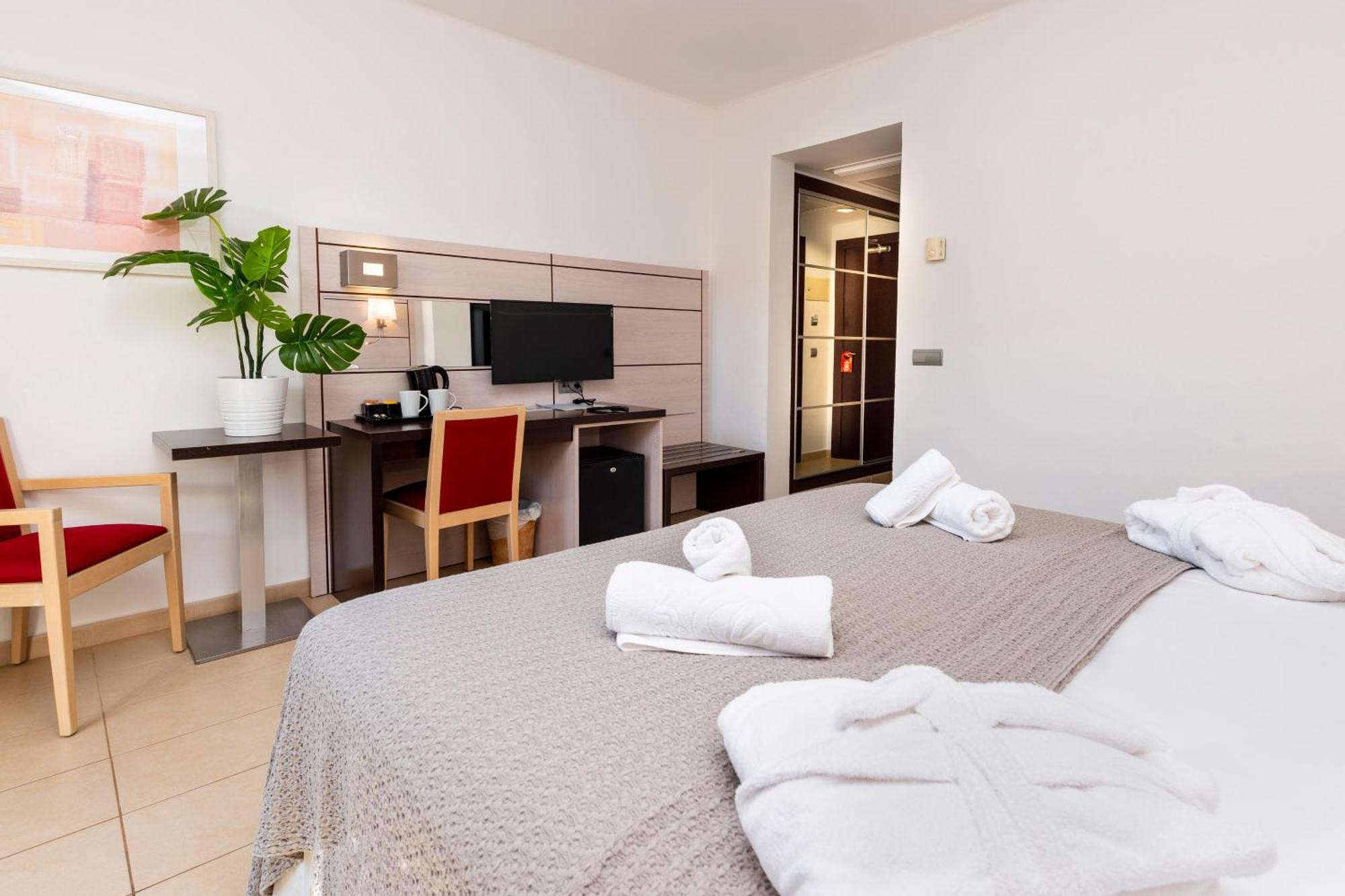 Hotel Puchet Ibiza Sant Antoni de Portmany Екстериор снимка